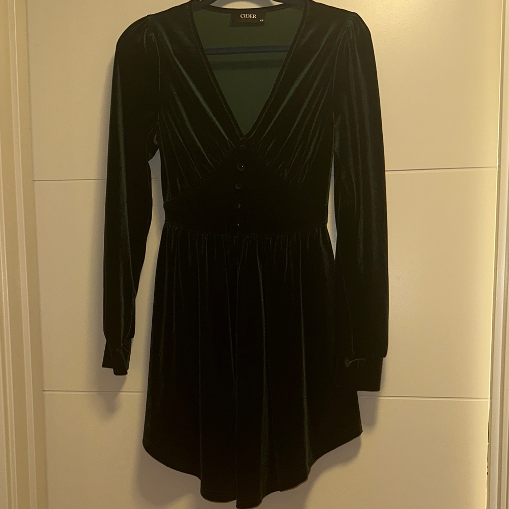 Cider Brand Green Velvet V-Neck Button Dress sz S Like New, Goth Gothic Style - Picture 2 of 5